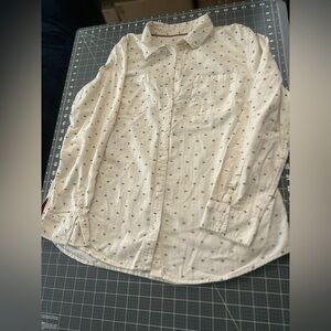 Elegant Cream Button-Down Shirt with Subtle Pattern